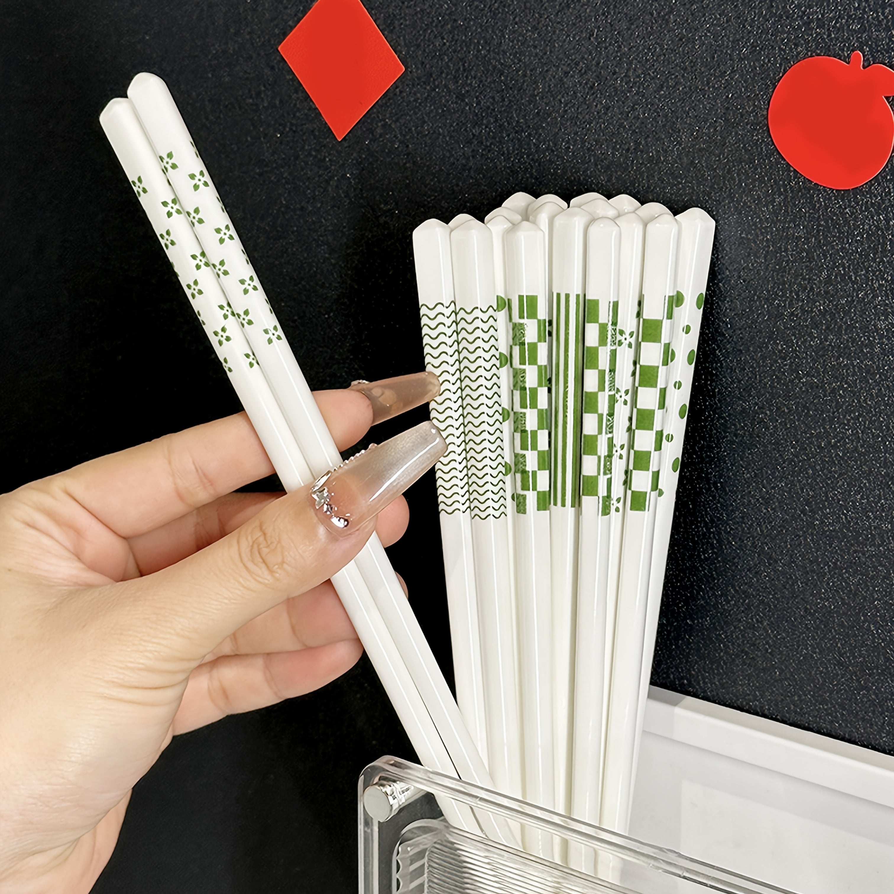 Set of 5\u002F10 Ceramic Chopsticks with Green Pattern